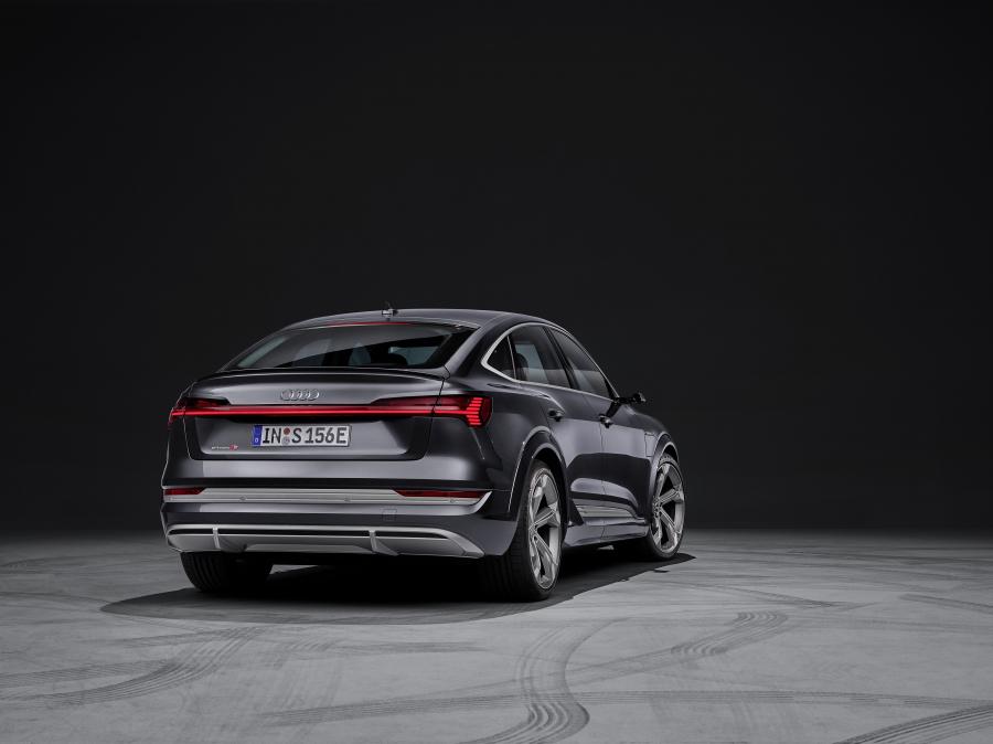  Audi e-tron S Sportback 2020 года  (WW) (фото 44 из 77)